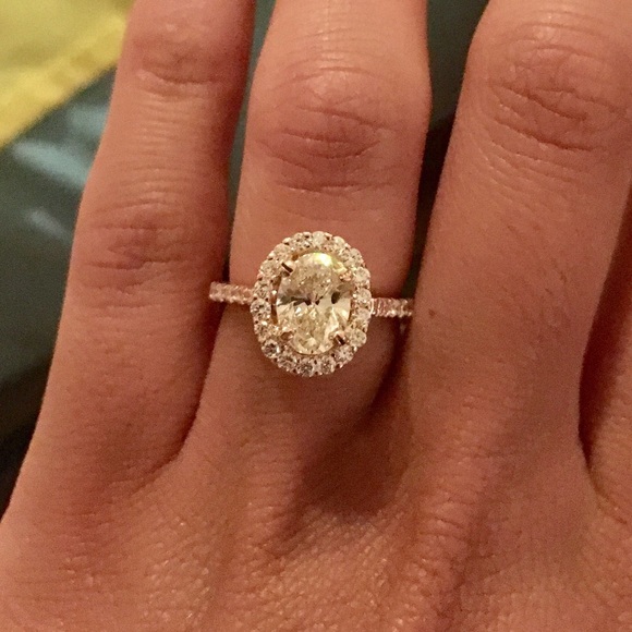 1.41 carat oval center w/rose gold pavé halo band - Picture 2 of 6